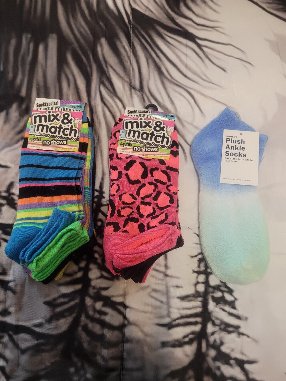 Mix & Match Woman/GirlsNo-Show Socks - Pink Leopard & Blue Gradient Styles